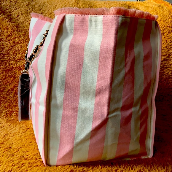 Victoria’s Secret - Picture 6 of 7